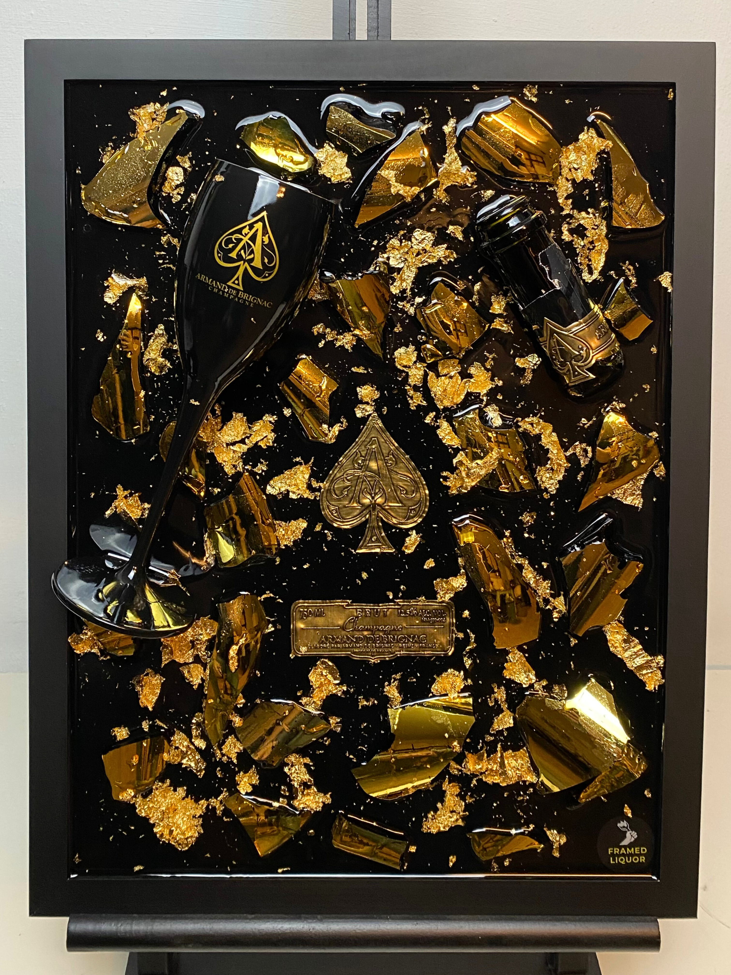 Golden Boy Broken Bottle Art -  Framed Liquor - Flessen kunst- muurdecoratie