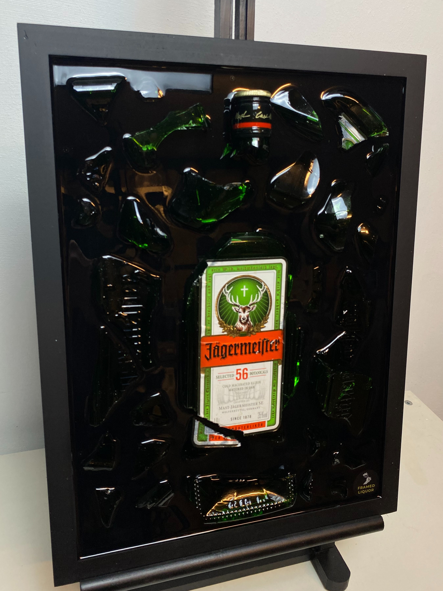 Jägermeister Likeur Broken Bottle Art, Framed Liquor, gebroken flessen kunst, Wall art