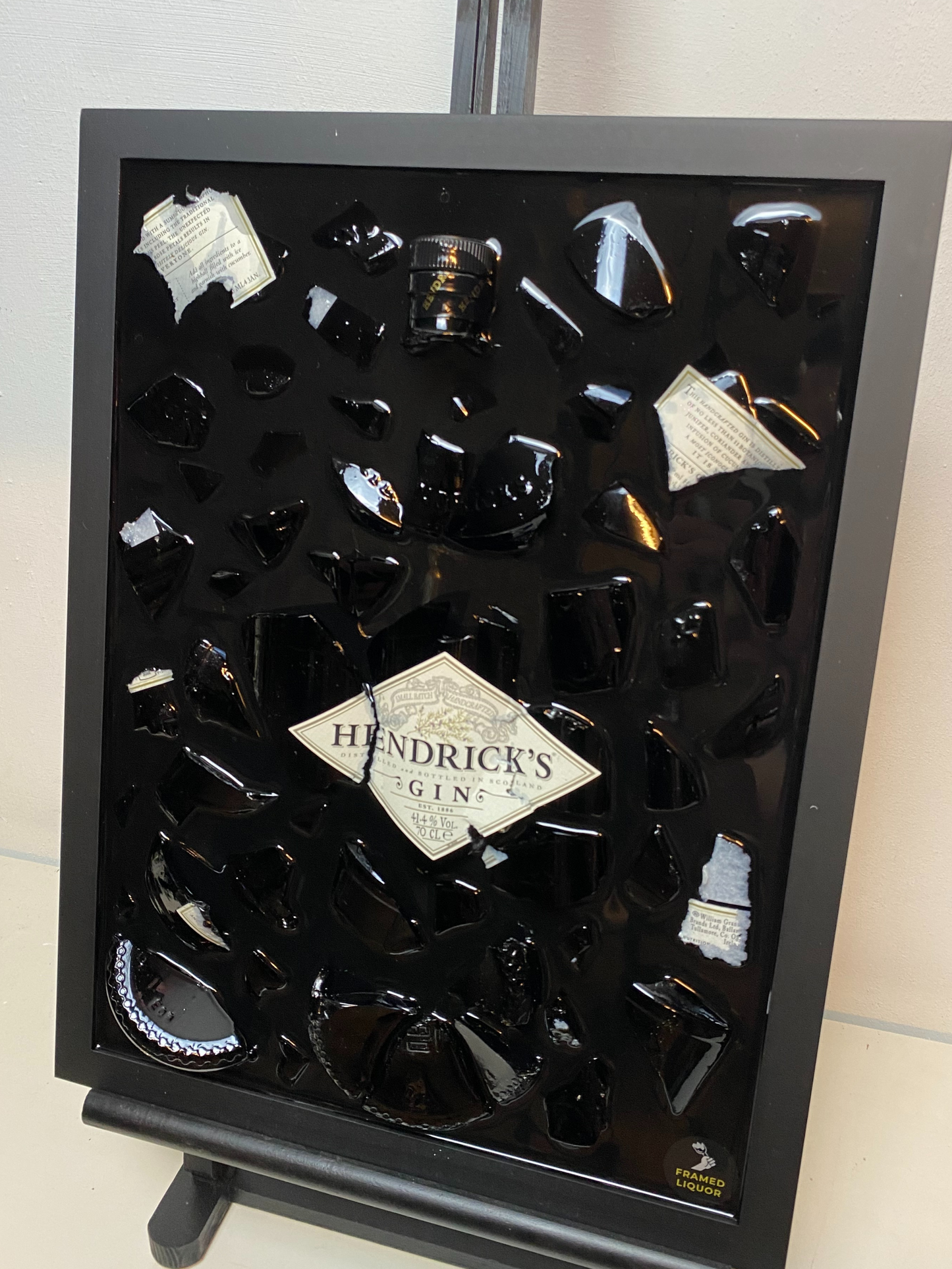 Hendrick's Gin Broken Bottle Art, Framed Liquor, ingelijste drankfles, flessenkunst, muurkunst, schilderij