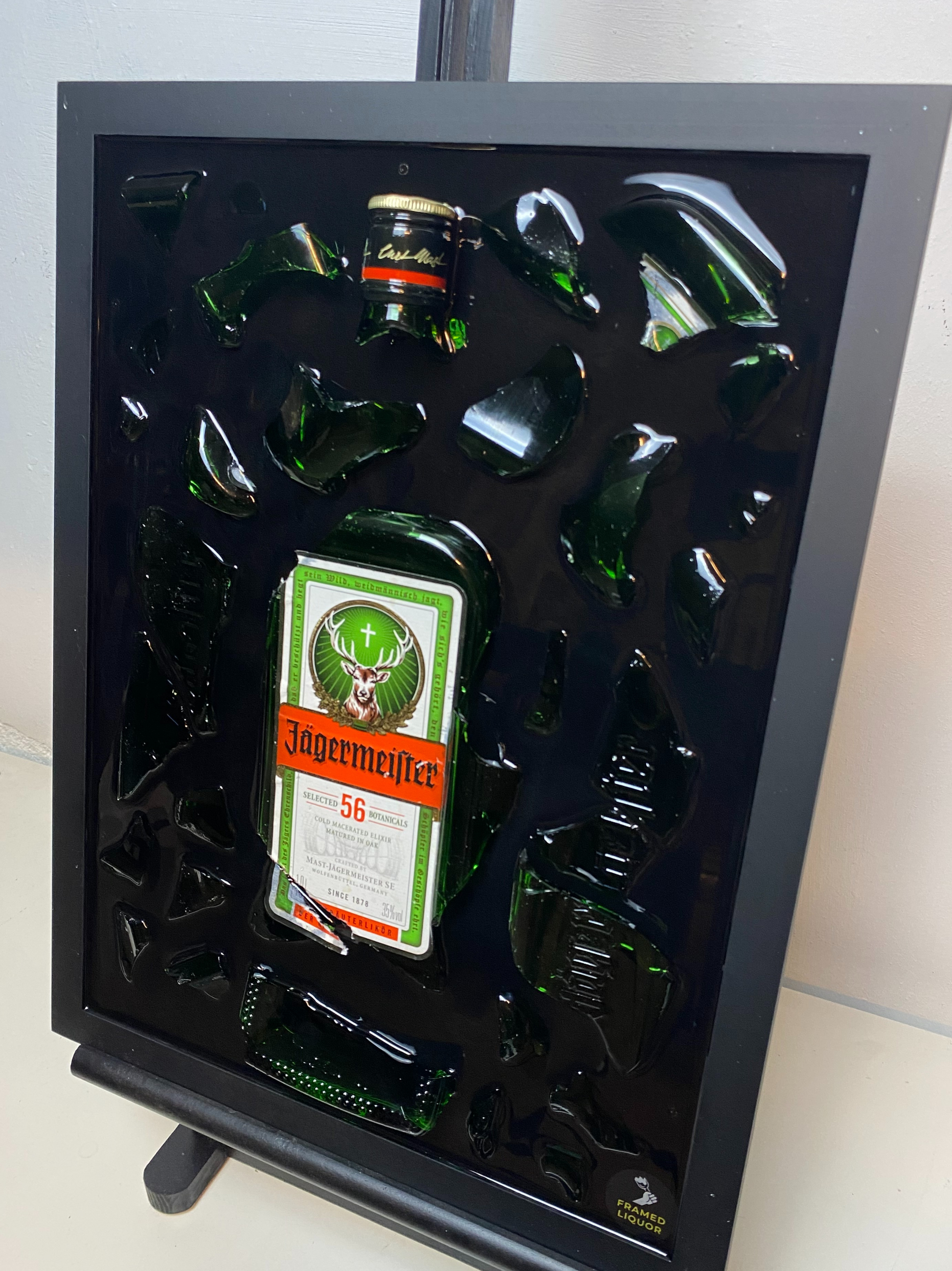 Jägermeister Likeur Broken Bottle Art, Framed Liquor, gebroken flessen kunst, Wall art