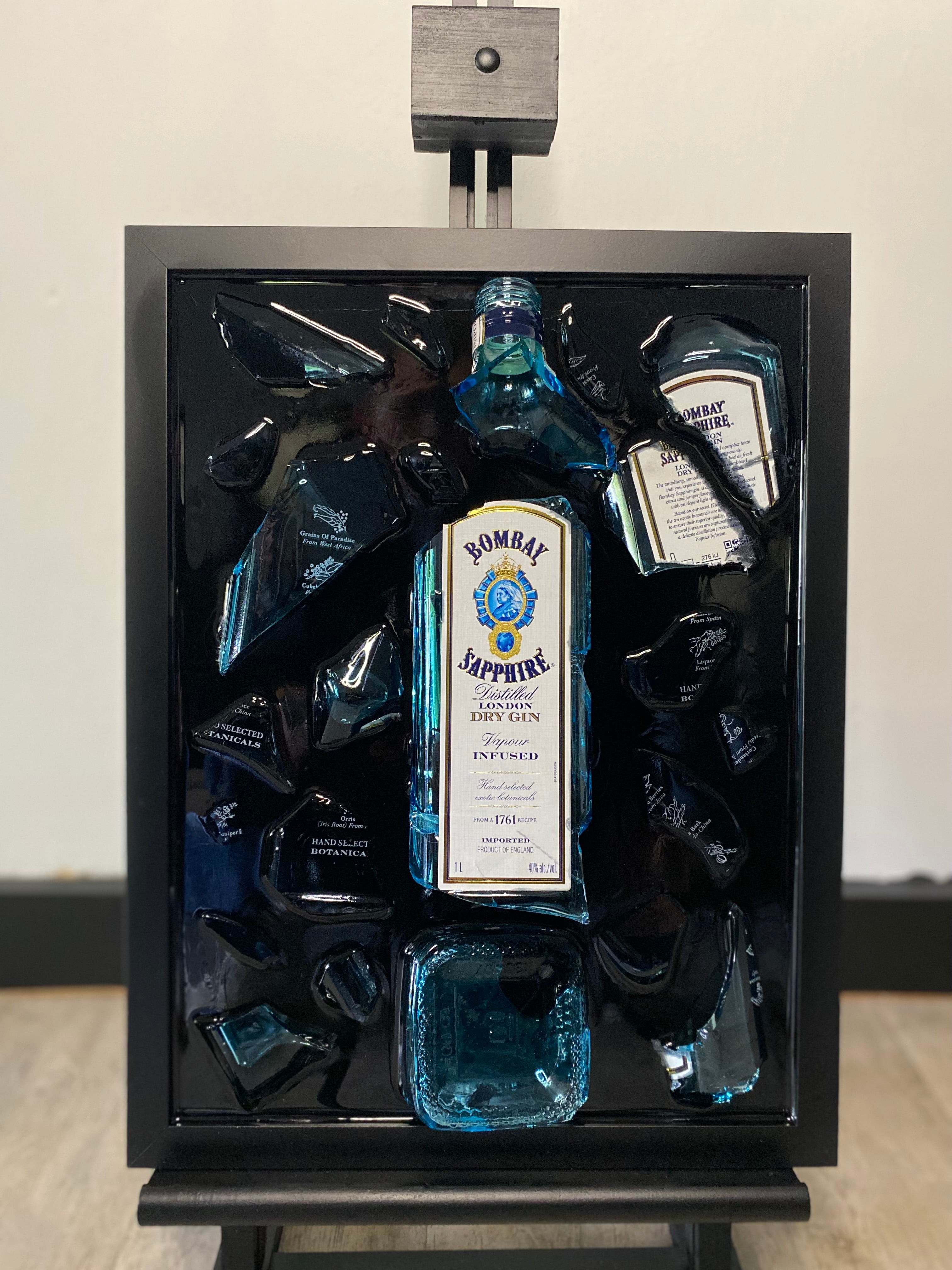 Bombay Sapphire Broken Bottle Art, Framed Liquor, ingelijste drankfles, flessenkunst, muurkunst, schilderij