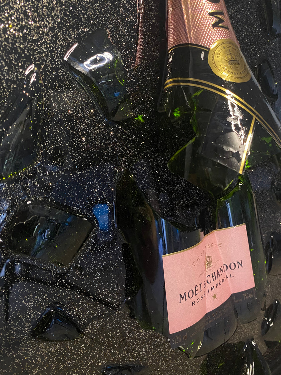 Moët & Chandon Rosé  Broken Bottle Art, Framed Liquor, ingelijste drankfles, flessenkunst, muurkunst, schilderij