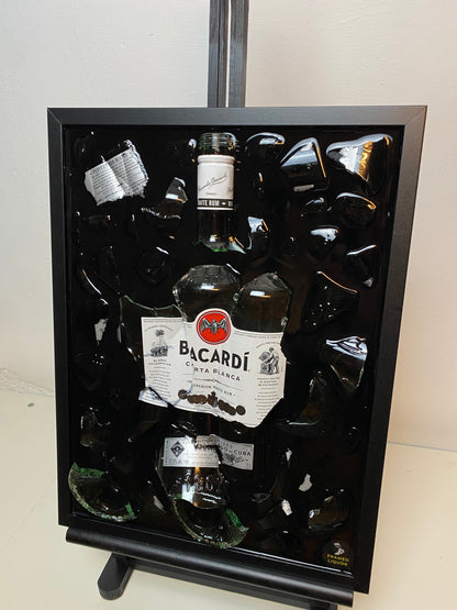 Bacardi Carta Blanca Broken Bottle Art, Framed Liquor, gebroken flessen kunst, Wall Art